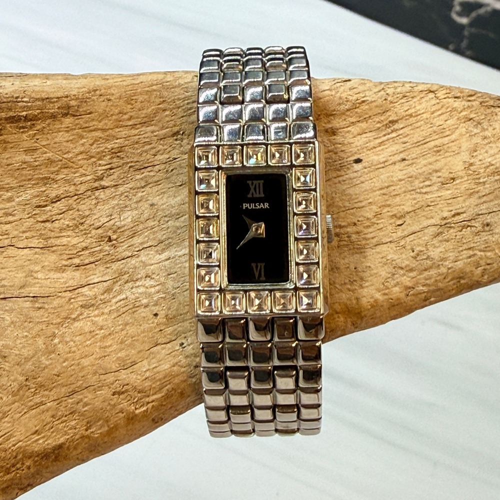 Pulsar Womens Silver Tone Crystal Bezel Black Dial Dress Watch V810-X064